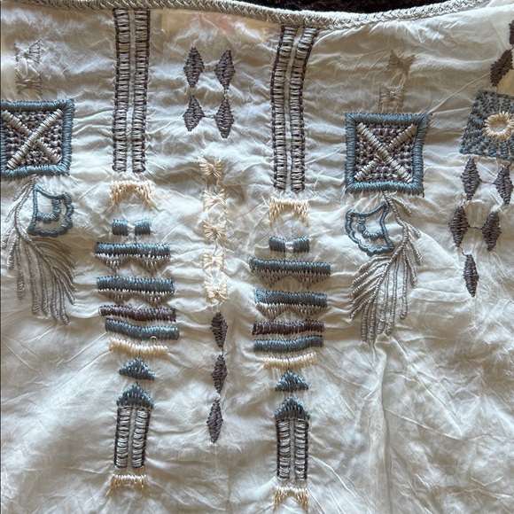 Johnny Was Ivory and Blues Embroidered Blouse - Picture 3 of 10